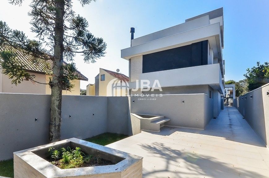 SOBRADO MODERNO COM TERRAÇO NO SANTA QUITÉRIA!