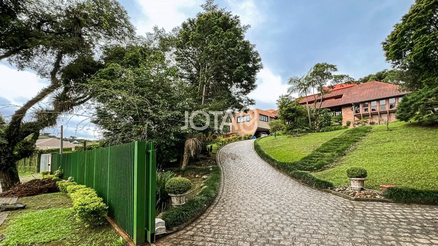 CASA COM TERRENO DE 1.878M2 (ZR-2) AO LADO DO PARQUE TINGUI Casa com excelente terreno no Parque Tin