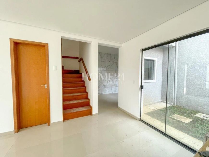 Sobrado com 3 Quartos à Venda no Pinheirinho