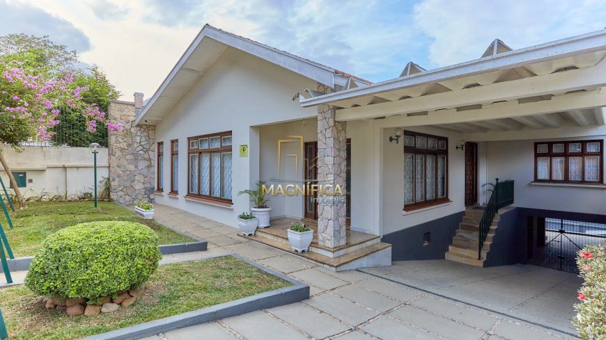 Magnifica Casa no bairro Vista Alegre.Bela casa próxima ao JARDIM SCHAFFER com uma das vistas mais p