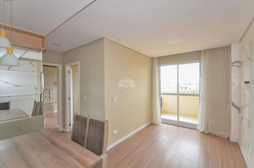 Apartamento desocupado com moveis planejados