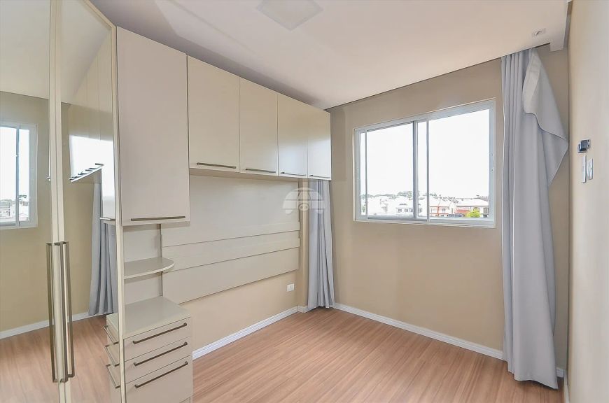 Apartamento desocupado com moveis planejados