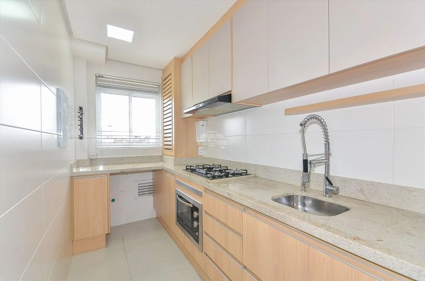 Apartamento desocupado com moveis planejados