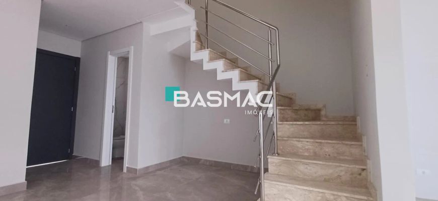 SOBRADO com 3 dormitórios à venda com 150m² por R$ 850.000,00 no bairro Boqueirão - CURITIBA / PR