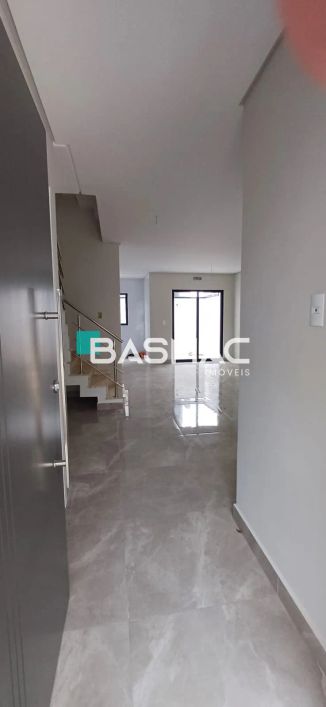 SOBRADO com 3 dormitórios à venda com 150m² por R$ 850.000,00 no bairro Boqueirão - CURITIBA / PR