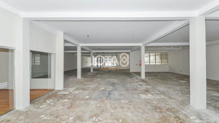 LOJA COMERCIAL NA AVENIDA PARANÁ - J8 Loja Comercial na Avenida Paraná - J8