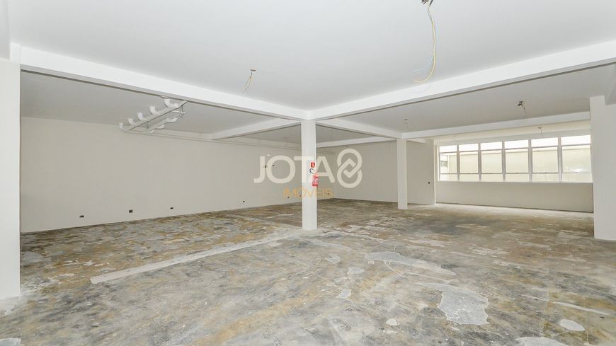 LOJA COMERCIAL NA AVENIDA PARANÁ - J8 Loja Comercial na Avenida Paraná - J8