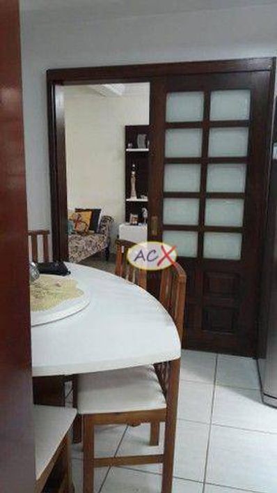 Sobrado com 4 dormitórios à venda, 160 m² por R$ 798.000,00 - Capão Raso - Curitiba/PR