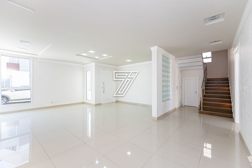Casa alto padrão com 4 quartos em condomínio no bairro Santa Felicidade - Curitiba