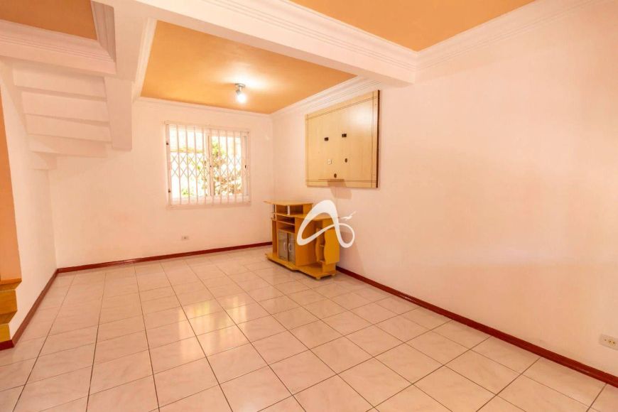Sobrado com 3 dormitórios à venda, 130 m² por R$ 640.000,00 - Hauer - Curitiba/PR