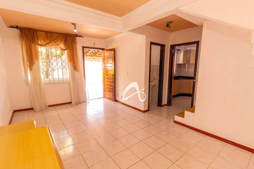 Sobrado com 3 dormitórios à venda, 130 m² por R$ 640.000,00 - Hauer - Curitiba/PR