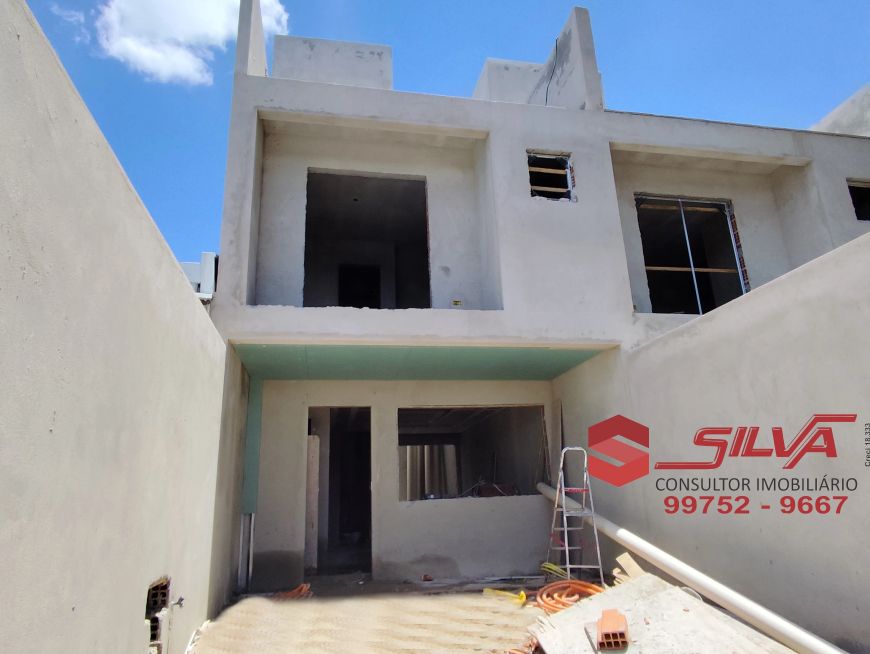 Sobrado Triplex c/129m² - 03 Qtos sendo 01 Suíte - Terraço - Bairro Pinheirinho - Curitiba