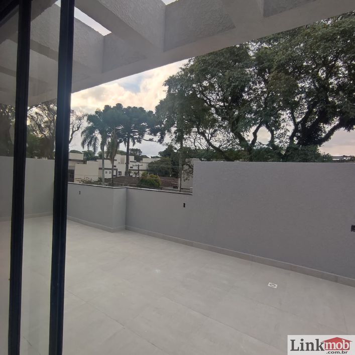 Sobrado Alto Padrão com terraço no Água Verde