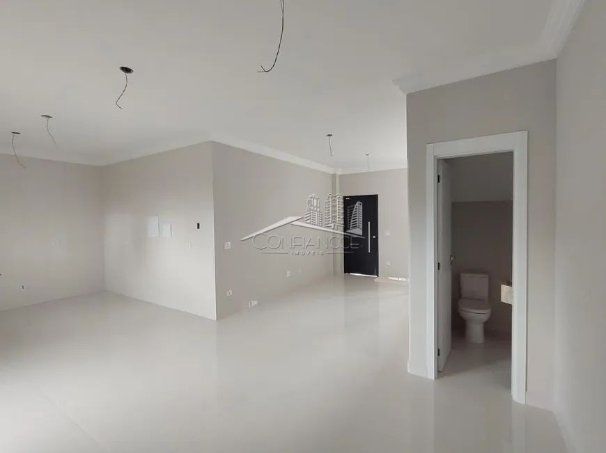 Sobrado com 3 quartos à venda no Umbará em Curitiba | Confiancce Imóveis
