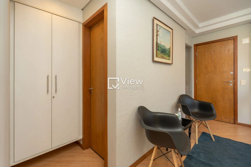 Excelente Sala Comercial no último andar.