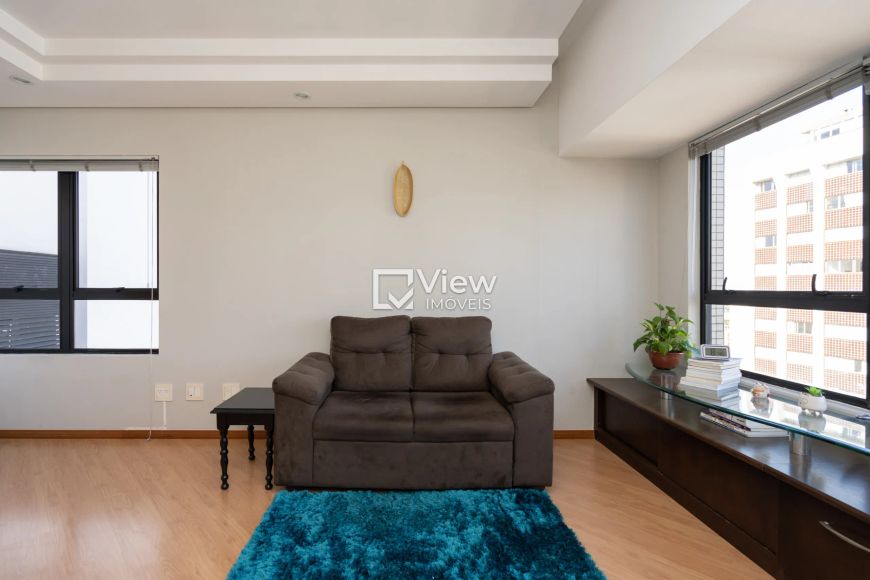 Excelente Sala Comercial no último andar.