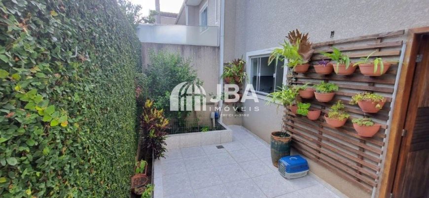 SOBRADO DUPLEX ENSOLARADO COM SACADA