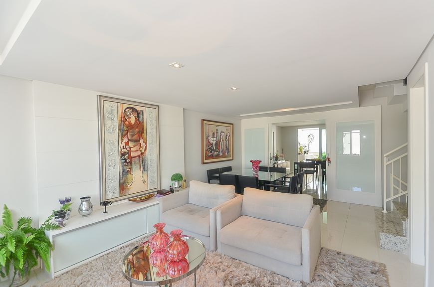 Vende-se sobrado em condomínio fechado 278 m² com 3 suítes em Santo Inácio - Curitiba - PR