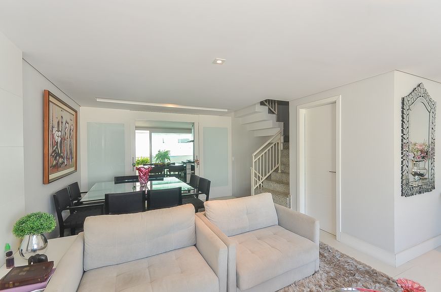 Vende-se sobrado em condomínio fechado 278 m² com 3 suítes em Santo Inácio - Curitiba - PR