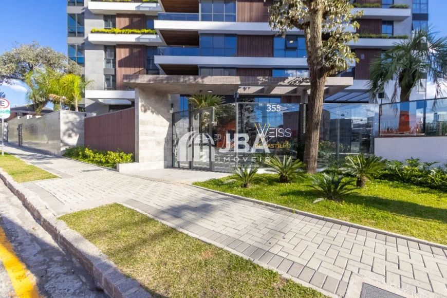 Imóvel para venda possui 301 metros quadrados com 3 quartos em Alto da Glória - Curitiba - PR