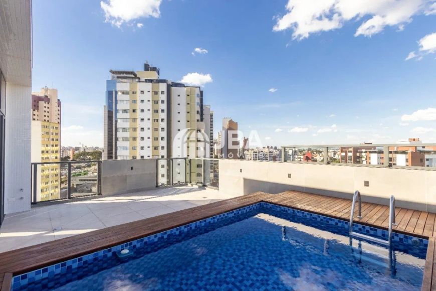 Imóvel para venda possui 301 metros quadrados com 3 quartos em Alto da Glória - Curitiba - PR