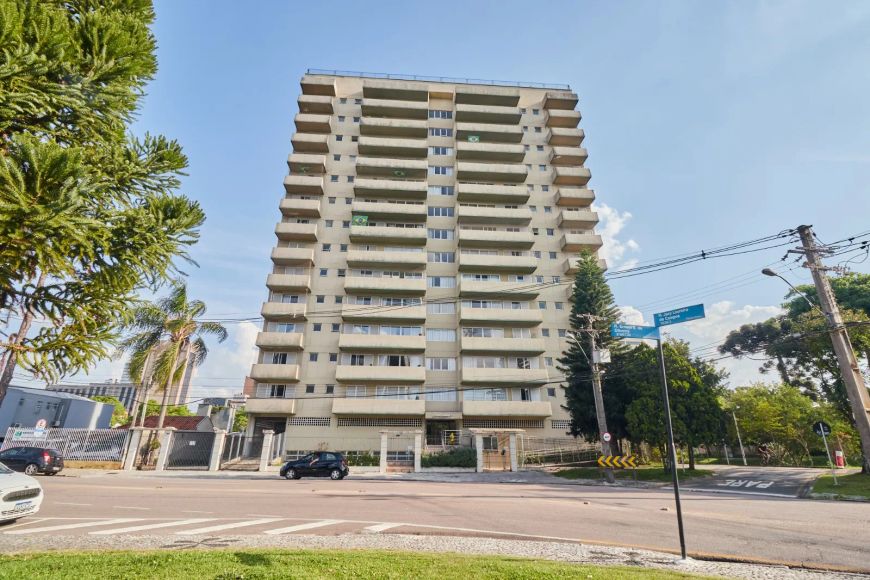 Apartamento à venda com 249m2 privativos sendo 4 quartos - Centro Cívico - Curitiba - PR