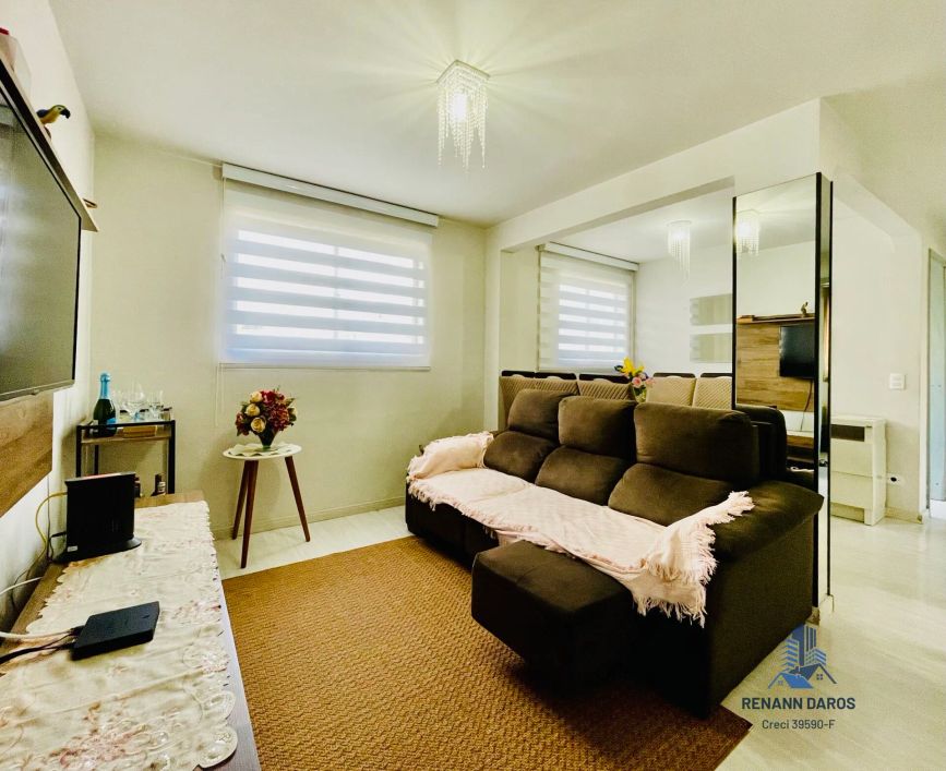Vende-se incrível apartamento semi mobiliado de 2 Dormitórios próximo ao Colégio Madre Cléia no bair