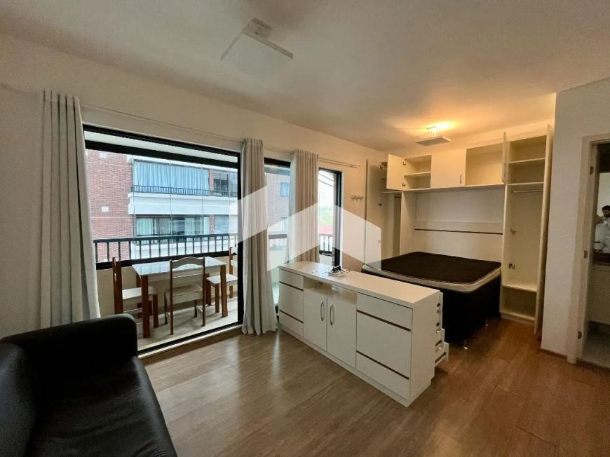 LOFT DE ALTO PADRÃO EM CONDOMÍNIO CLUB