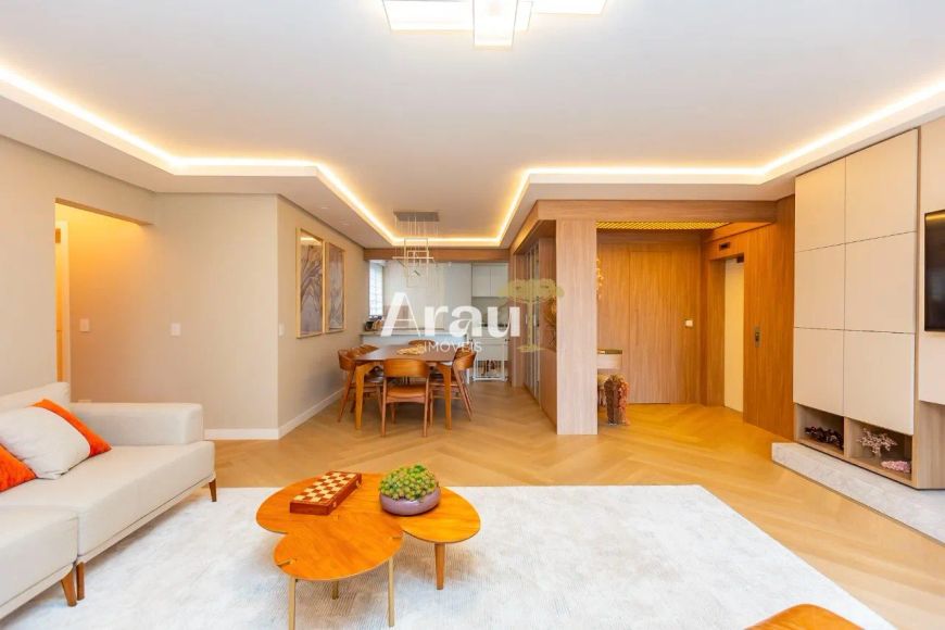 Apartamento reformado com 3 suítes no Grandville Residence Agua Verde