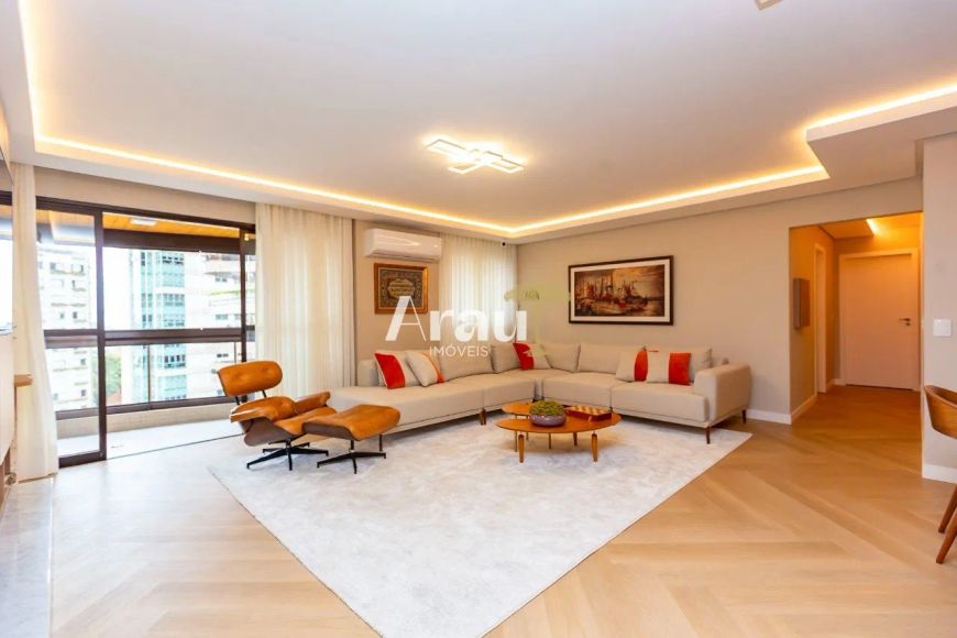Apartamento reformado com 3 suítes no Grandville Residence Agua Verde