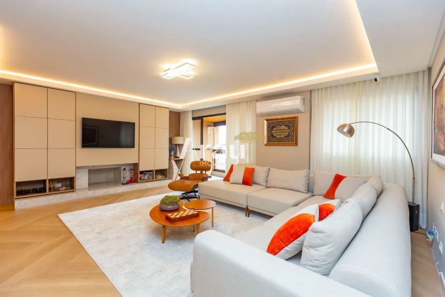 Apartamento reformado com 3 suítes no Grandville Residence Agua Verde