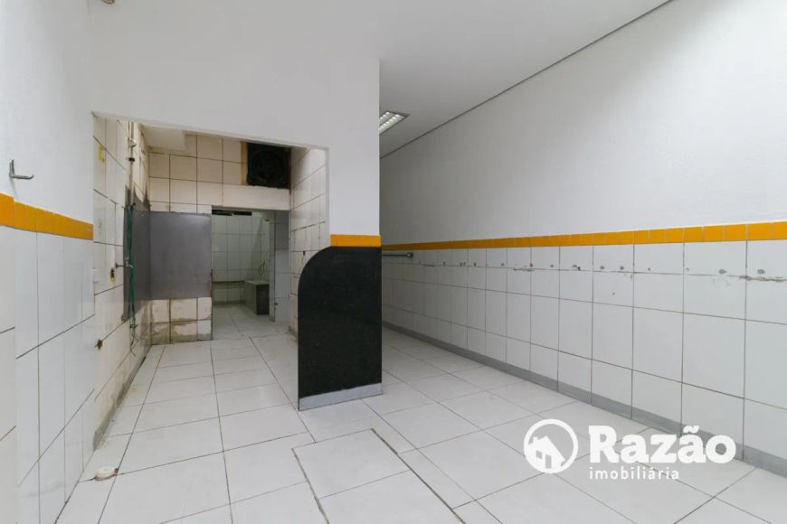 Loja com 75.98 m² no Centro