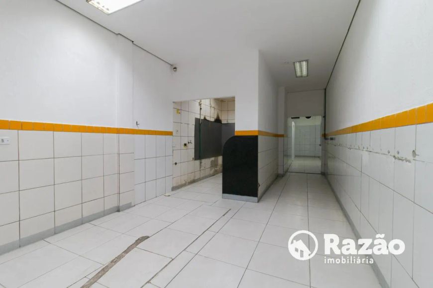 Loja com 75.98 m² no Centro