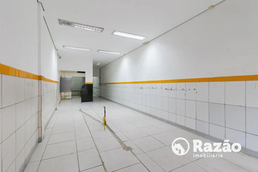 Loja com 75.98 m² no Centro