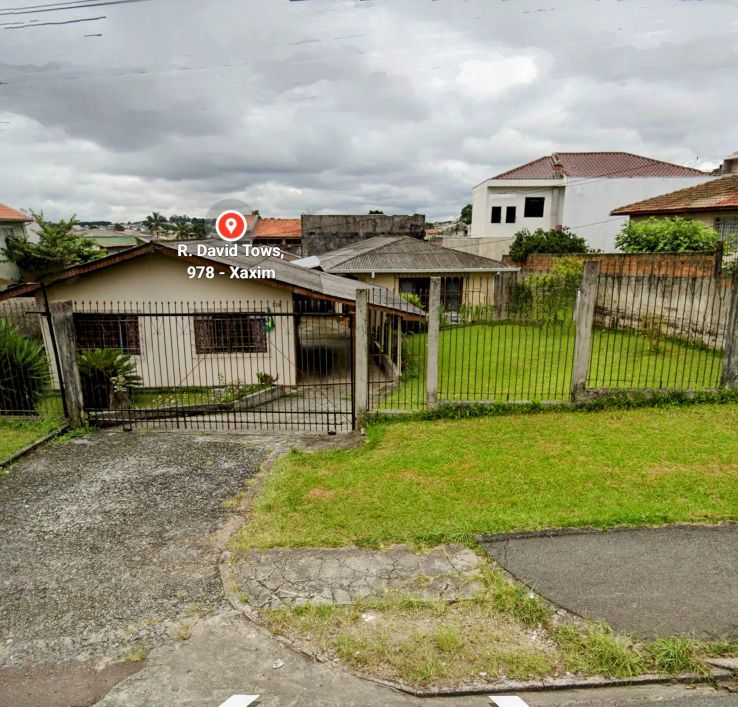 3 casas e 1 barracão Xaxim