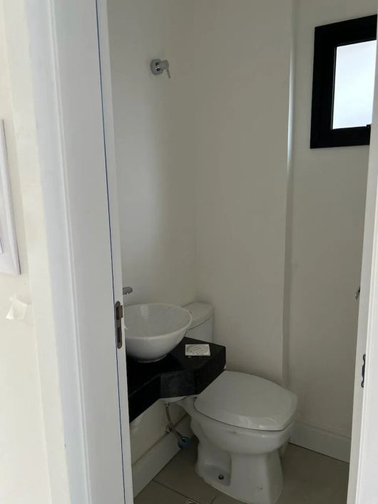 Sobrado para venda possui 119 metros quadrados com 3 quartos no bairro Xaxim