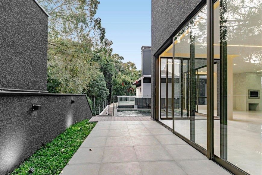 Casa em condomínio Mirabelle 4 suítes, com piscina e vista privativa