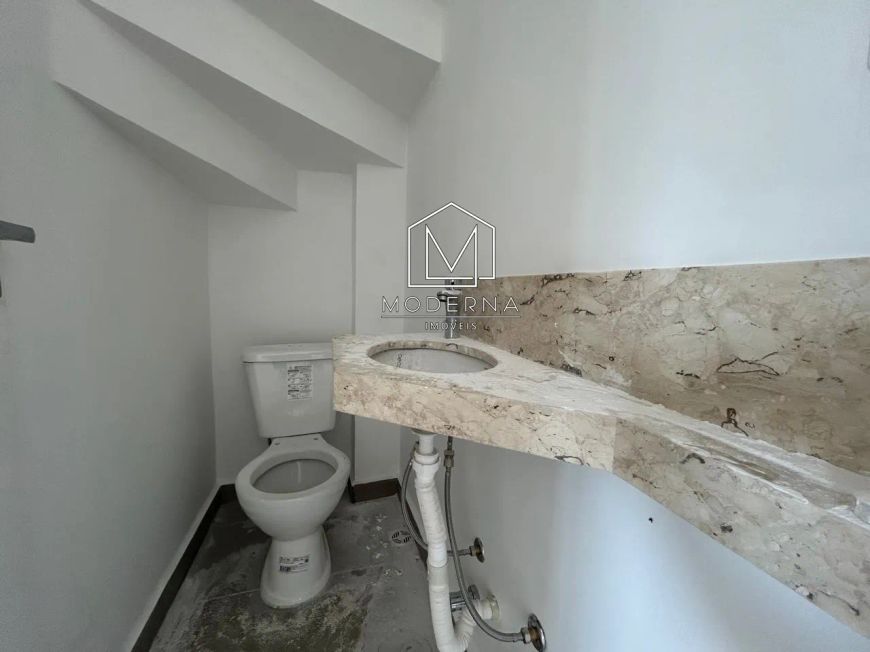 Sobradp triplex frente para rua