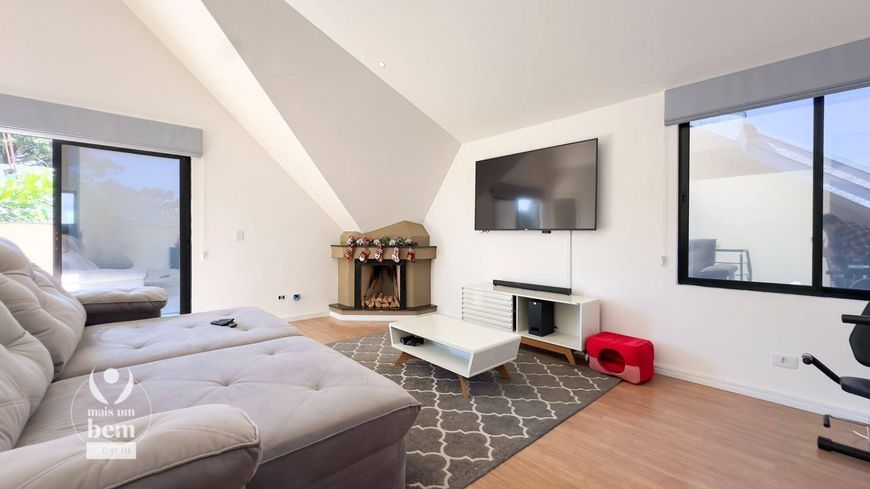 Sobrado com 316 m² - 5 Quartos - 4 Suítes, 1 Lareira, 1 Churrasqueira – 4 vagas, à venda por R$ 1.73