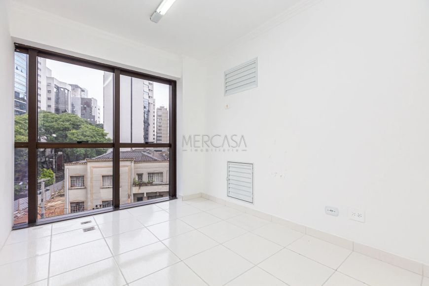 CONJUNTO COMERCIAL SUPER BEM LOCALIZADO - NO CORAÇÃO DO BIGORRILHOVÃO LIVRE COM PISO CERÂMICO - 1 BA