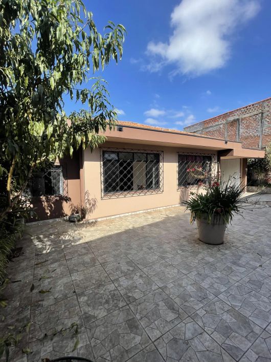 Casa térrea para venda com 229 metros quadrados com 4 quartos em Xaxim - Curitiba - PR