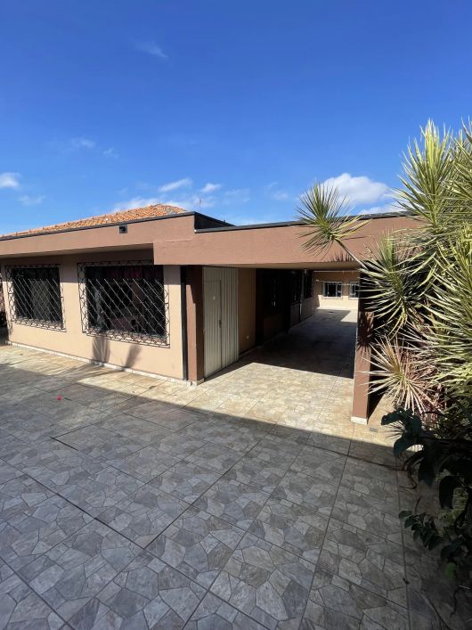 Casa térrea para venda com 229 metros quadrados com 4 quartos em Xaxim - Curitiba - PR