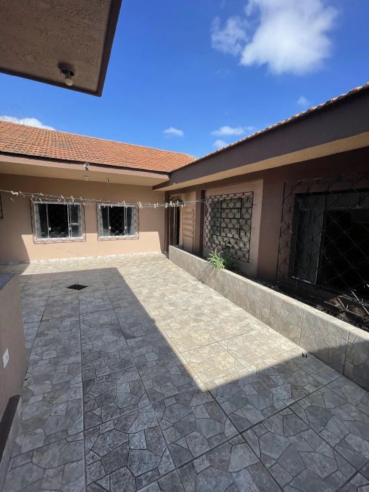 Casa térrea para venda com 229 metros quadrados com 4 quartos em Xaxim - Curitiba - PR