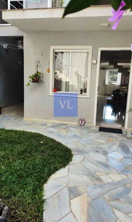 Triplex de 3 quartos no Santa Candida