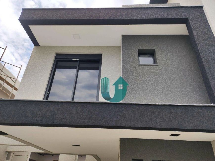 Sobrados Triplex novos, não geminados - 3 quartos c/ suite, 2 vagas no Xaxim