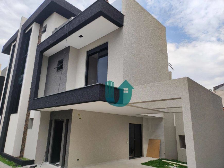 Sobrados Triplex novos, não geminados - 3 quartos c/ suite, 2 vagas no Xaxim