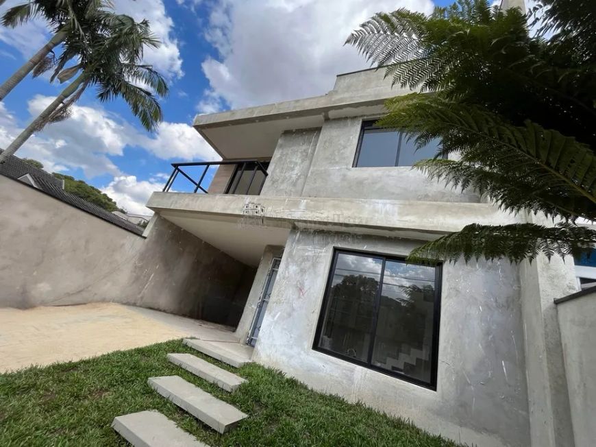 Sobrado com 3 quartos à venda por R$ 869000.00, 177.59 m2 - XAXIM - CURITIBA/PR