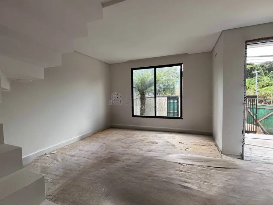 Sobrado com 3 quartos à venda por R$ 869000.00, 177.59 m2 - XAXIM - CURITIBA/PR