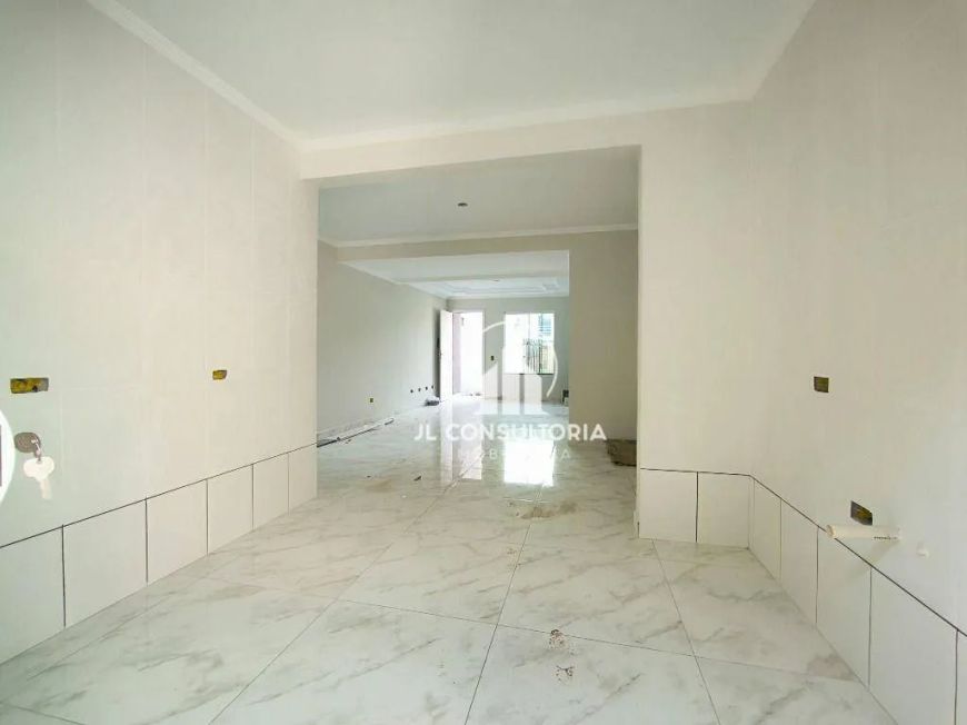 Sobrado no Vitória Régia com três quartos, edicula com churras e ótimo padrão de acabamento