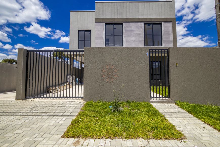 Sobrado com 3 quartos no bairro Lindóia